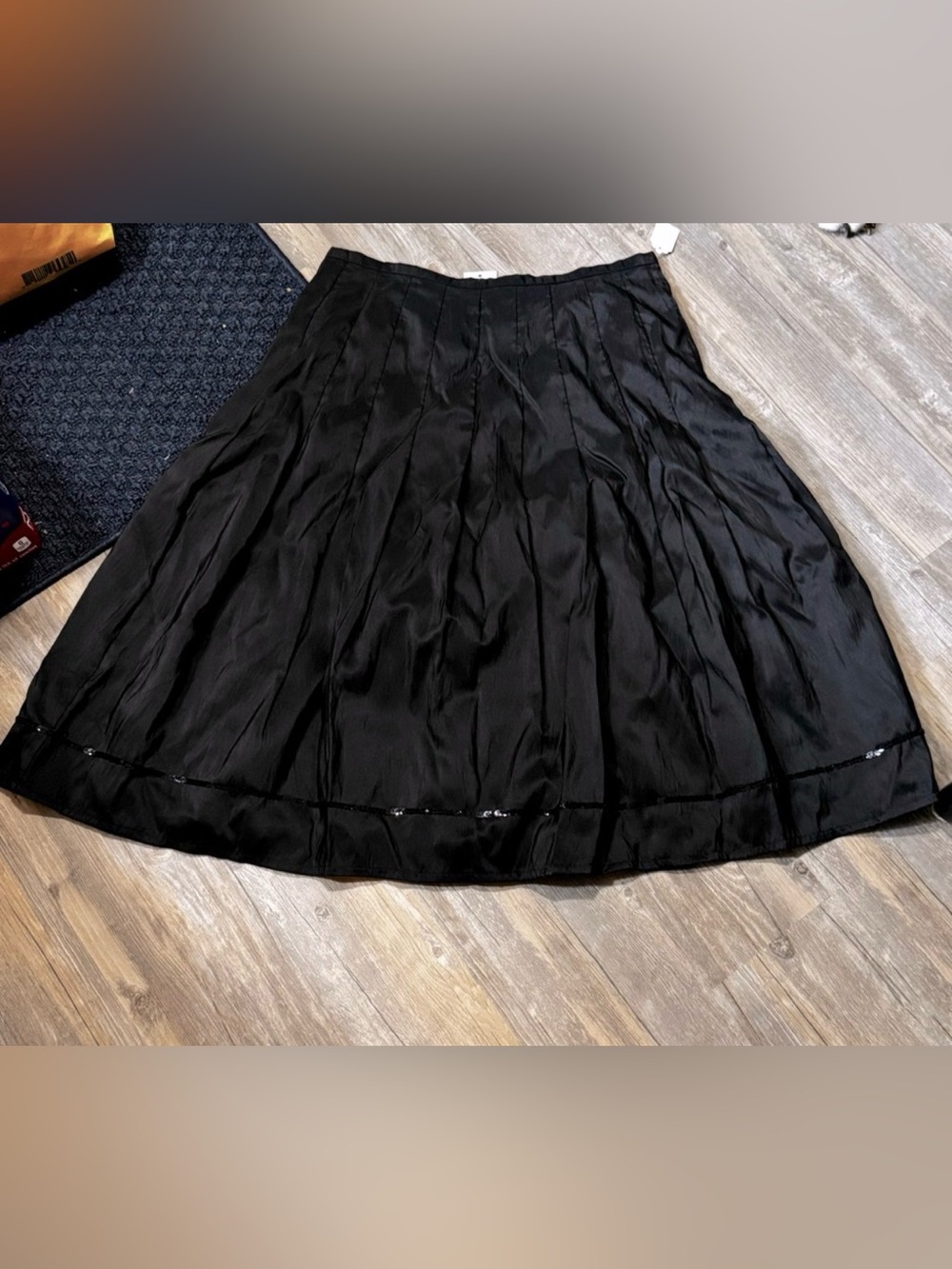 Melanie Lyne Black Box-Pleated Midi Skirt